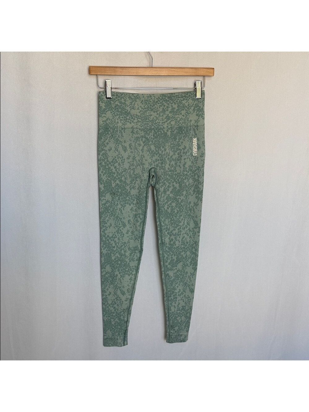 Gymshark Women's Vital 2.0 Teal Patterned Leggings Size S 25" Inseam Scrunch